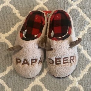 Men’s Christmas slippers size 8/9 NWT